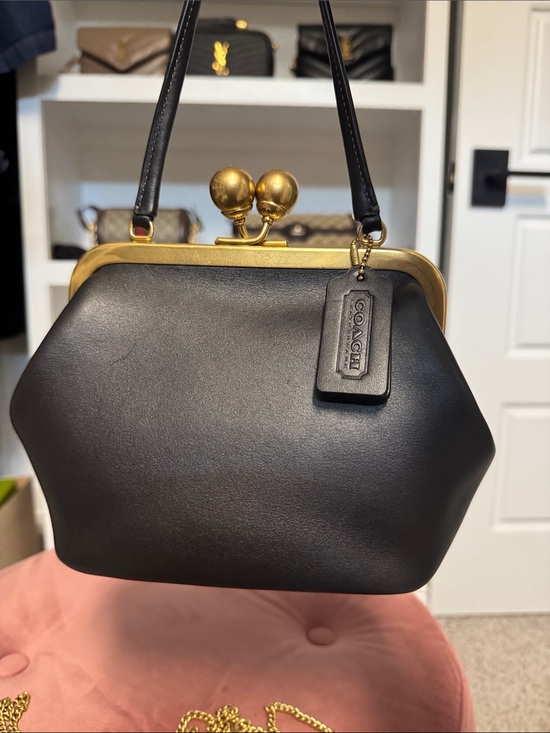 Coach Handbags - Coach Kisslock Frame 16 Bag